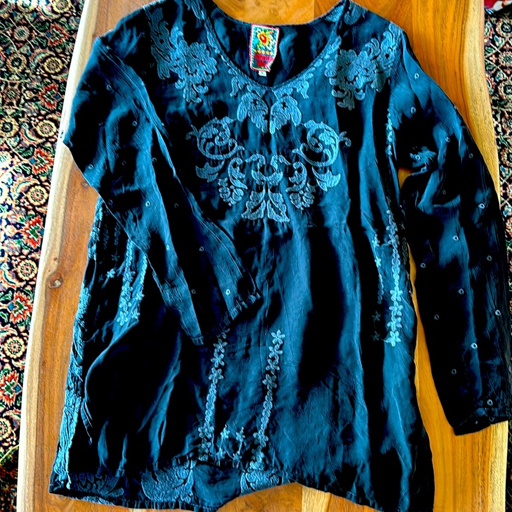 Johnny was embroidered blouse